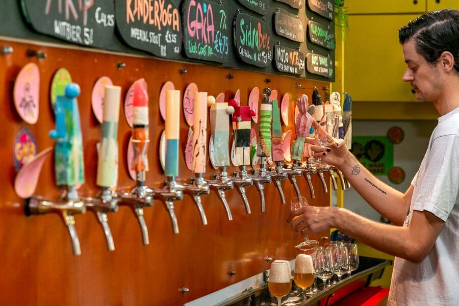 Amsterdam: Guided Craft Beer Brewery Bus Tour with Tastings - Stop three: Breugem Beer and a quick final tasting
