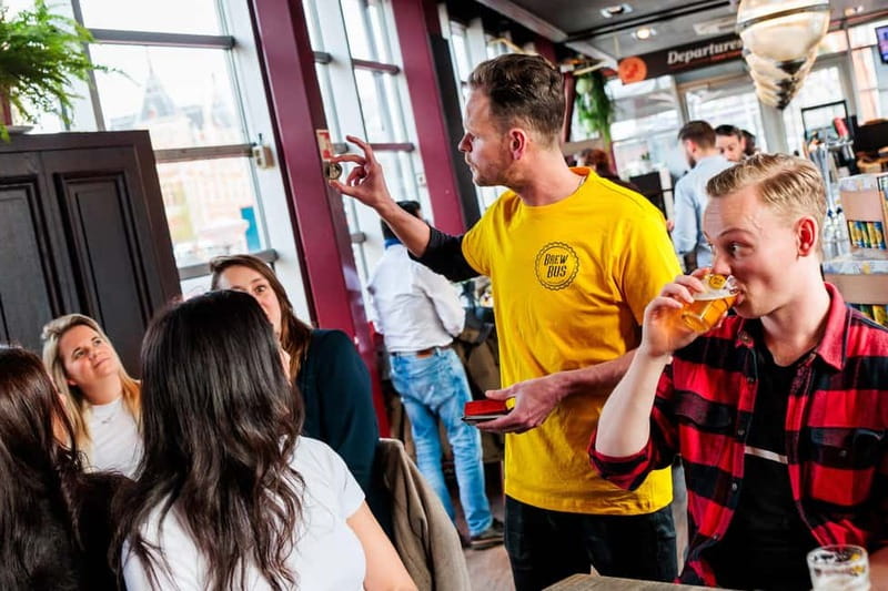 Amsterdam: Guided Craft Beer Tasting with cheese and snacks - The food pairing: Dutch cheese, sausage, and nuts