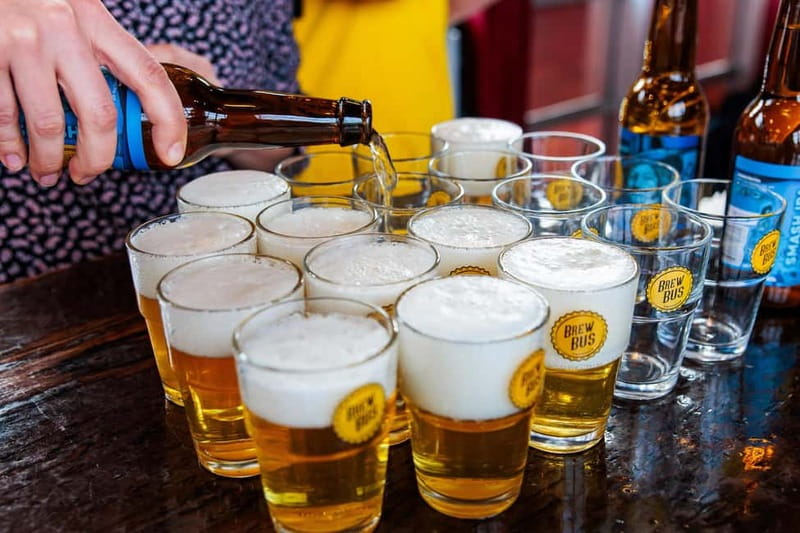 Amsterdam: Guided Craft Beer Tasting with cheese and snacks - Meeting the guide and the social side