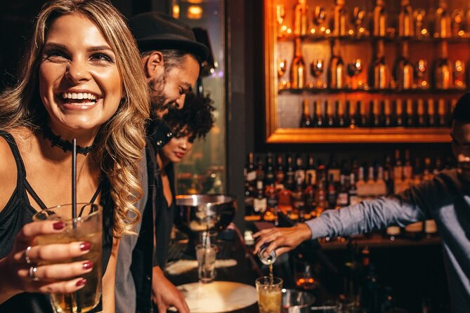 Bar Crawls & Craft Beer Tours - Meeting the guide and settling into the evening