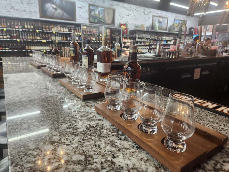 Bardstown Bourbon & Beer Walking Tour - Liam Ash brings the cocktail break