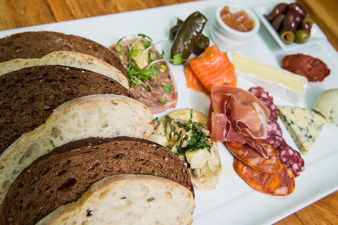Bay of Islands, Spirit & Craft Beer Tour with Lunch - What this Bay of Islands tasting tour is really like