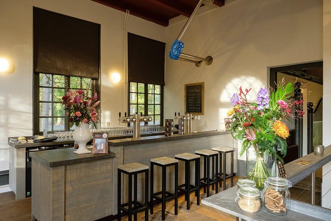 Beer tasting: 3 craft beers and tour of the Uddelaer Brewery - Tasting three beers without rushing your palate