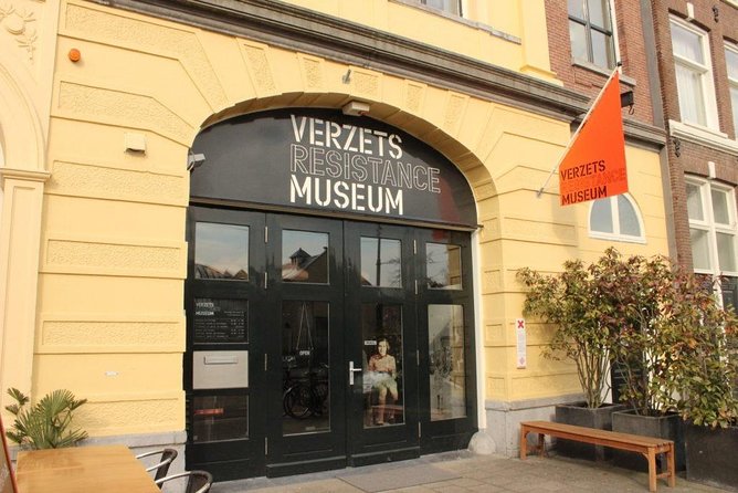 Beerbrewery tour in old Church to taste the best local beers. - Weesp gives the tour its local character