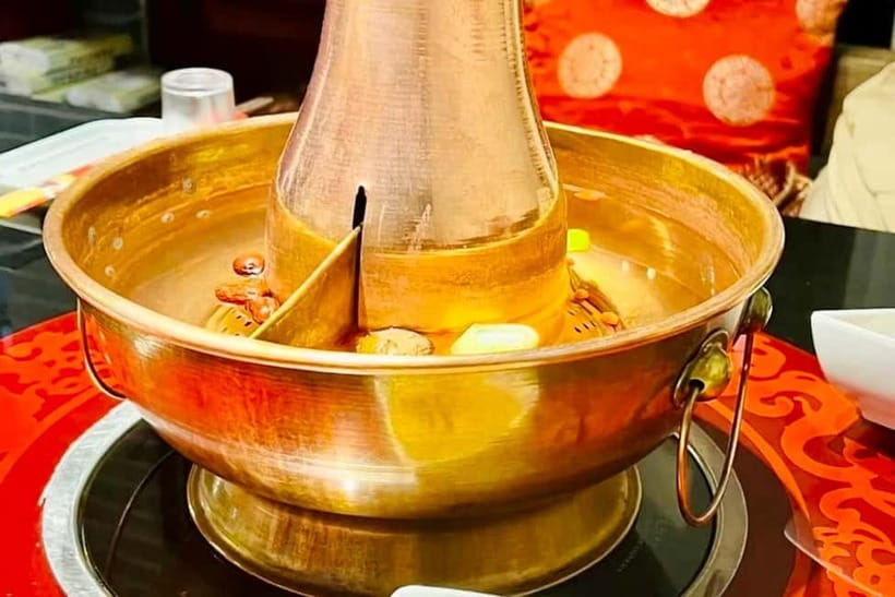 Beijing Hutong Dinner and Beer Walking Private Tour - Why Gulou works so well after dark