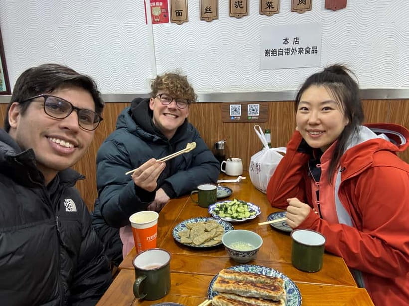Beijing Hutong Dinner and Beer Walking Private Tour - Wanning Bridge and Shichahai by night