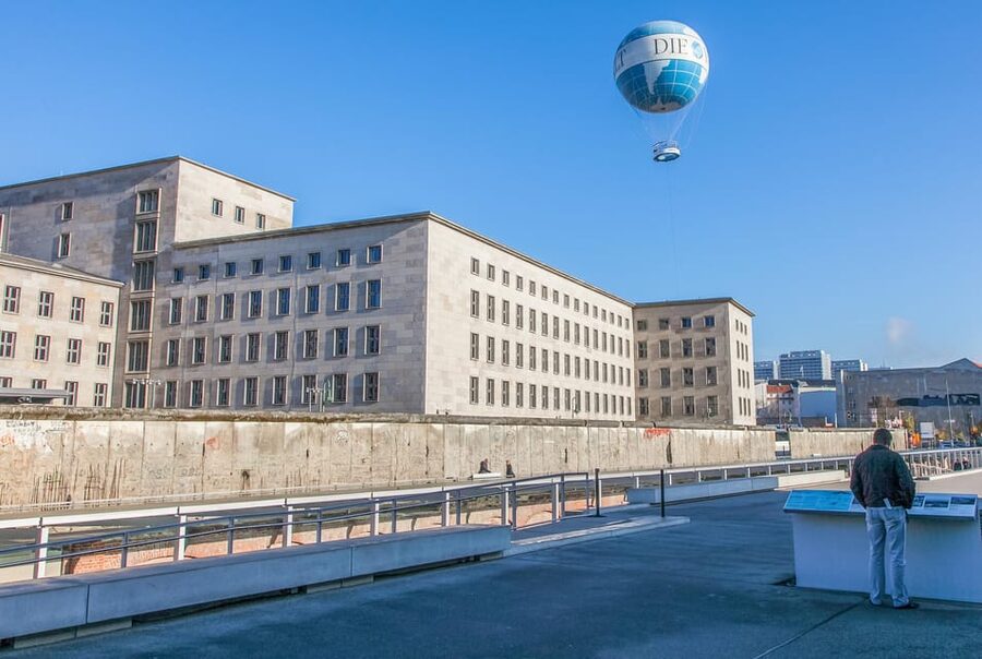 Berlin City Bike Tour with Beer Garden Stop - Berlin’s new government quarter