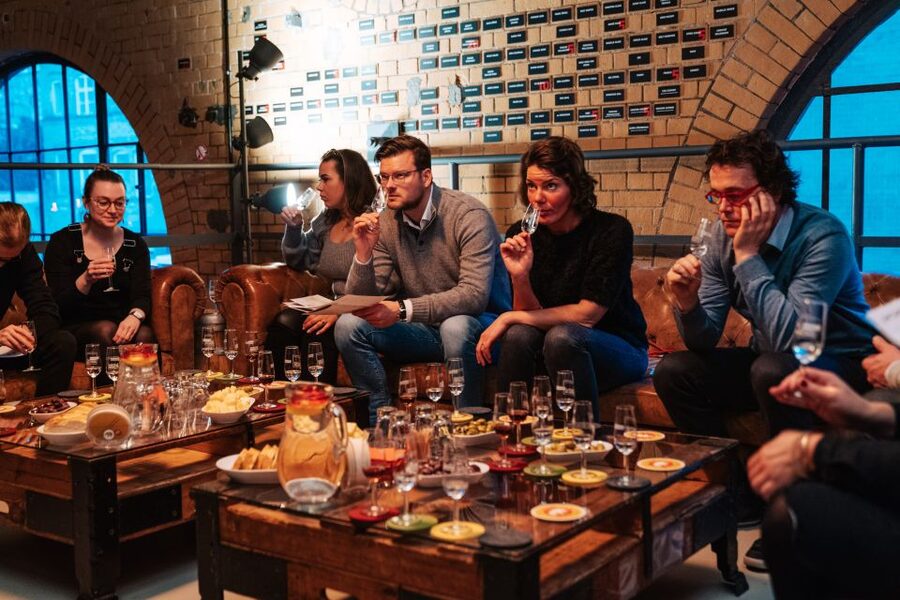 Berlin: Mampe Schnapps Brewery Tour and Tasting (IN ENGLISH) - Seeing how Mampe makes its liquor