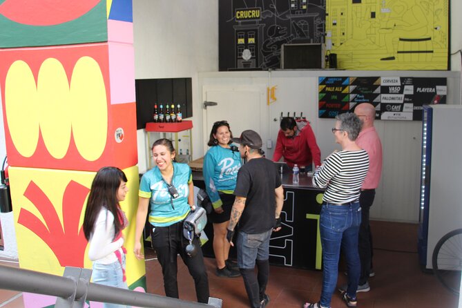 Bikes, Bites & Beers Tasting Experience in Private - Finding the local side of the city