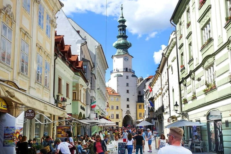 Bratislava: Private Walking Tour with Optional Beer Tasting - St. Martin’s Cathedral and the castle choice
