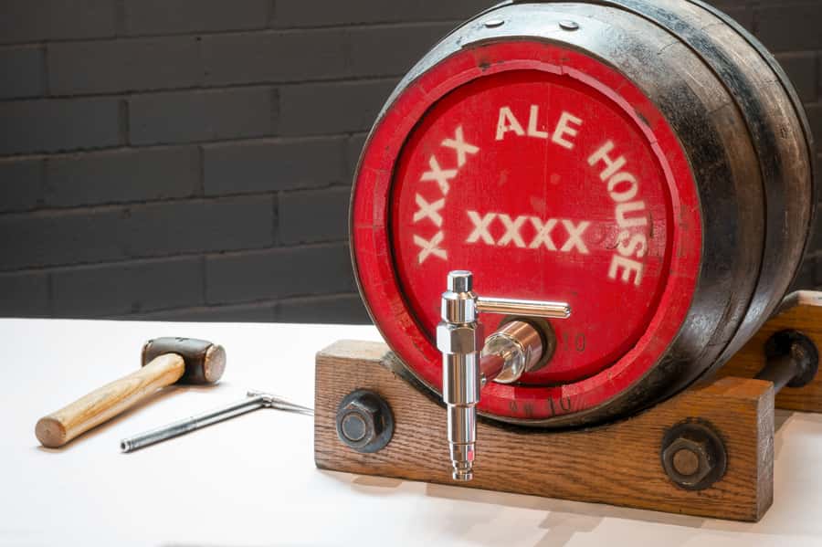 Brisbane: XXXX Beer Brewery Tour and Beer Tasting - The perfect pour and fresh beer tasting