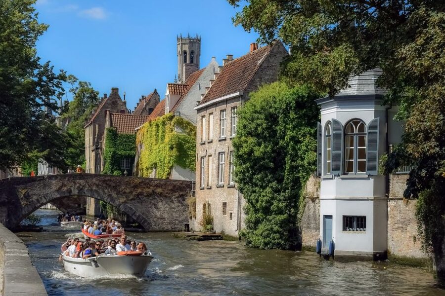 Bruges: Guided Tour & Boat Ride with Optional Beer Tasting - Why this Bruges tour works well for a first visit