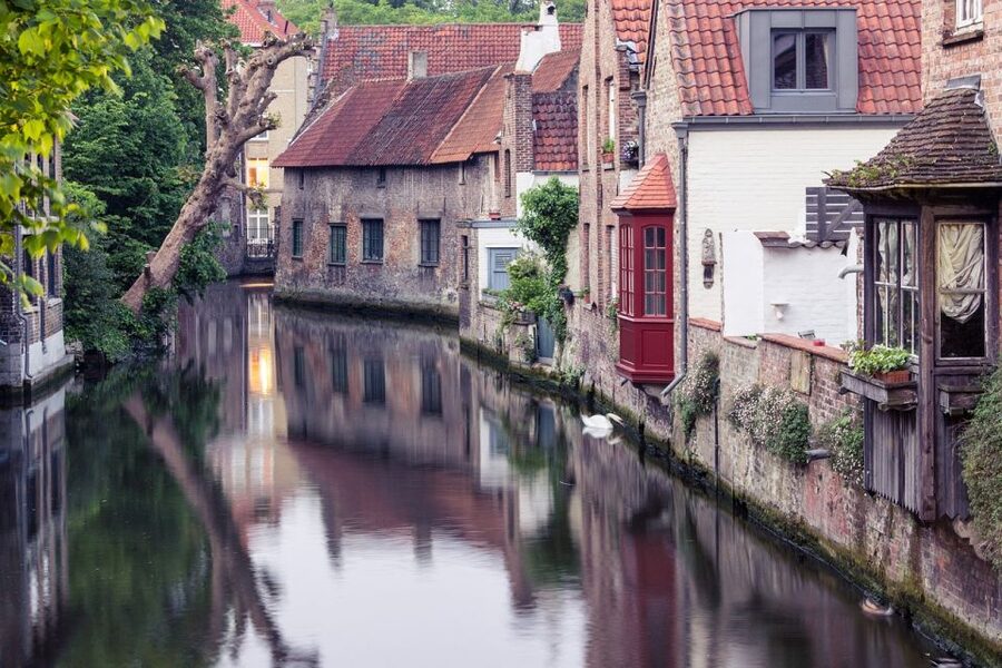Bruges: Guided Tour & Boat Ride with Optional Beer Tasting - Price, pace, and practical value at $36