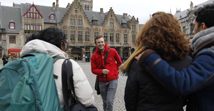 Bruges: History, Chocolate and Beer Walking Tour - The guides are the real value