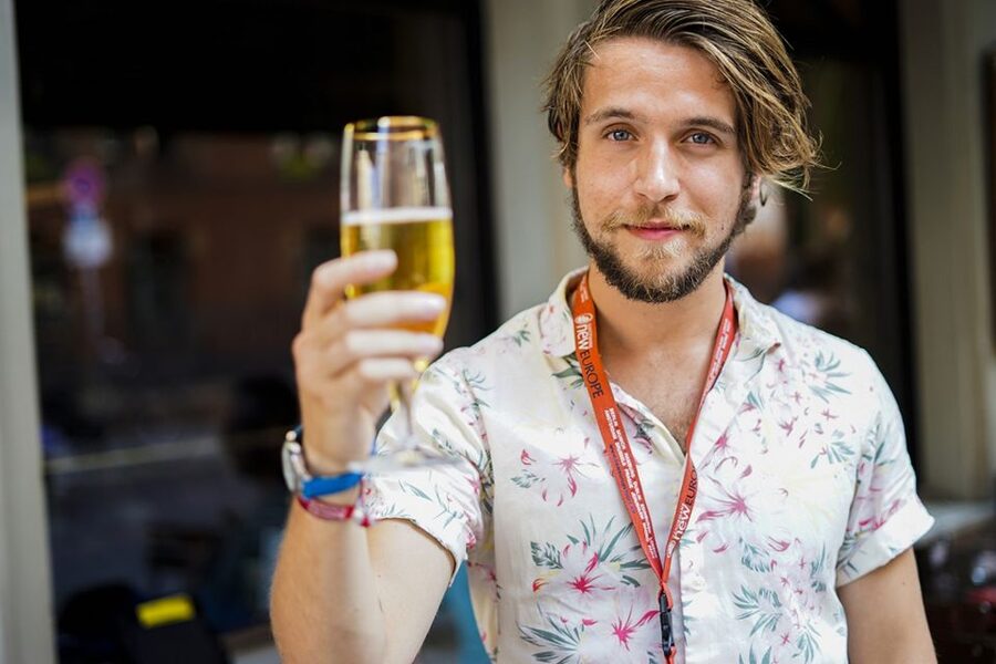 Brussels 2.5-Hour Belgian Beer Tasting Experience - Starting at Scott’s Bar with a red-shirted guide
