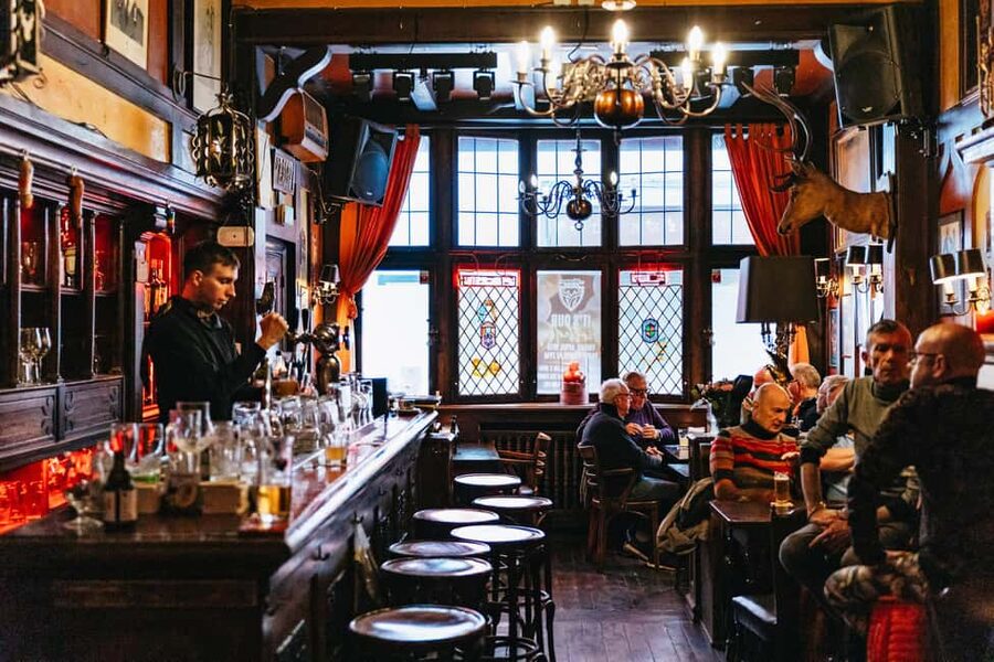 Brussels: Beer Tour with 6 Beers and 3 Chocolate Tastings - Key points at a glance