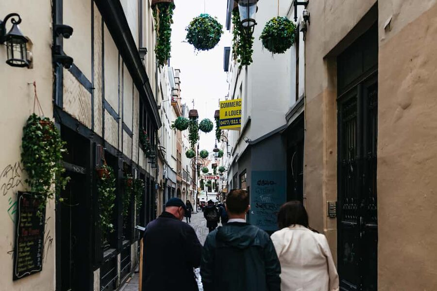 Brussels: Beer Tour with 6 Beers and 3 Chocolate Tastings - Final verdict: book it for access and atmosphere