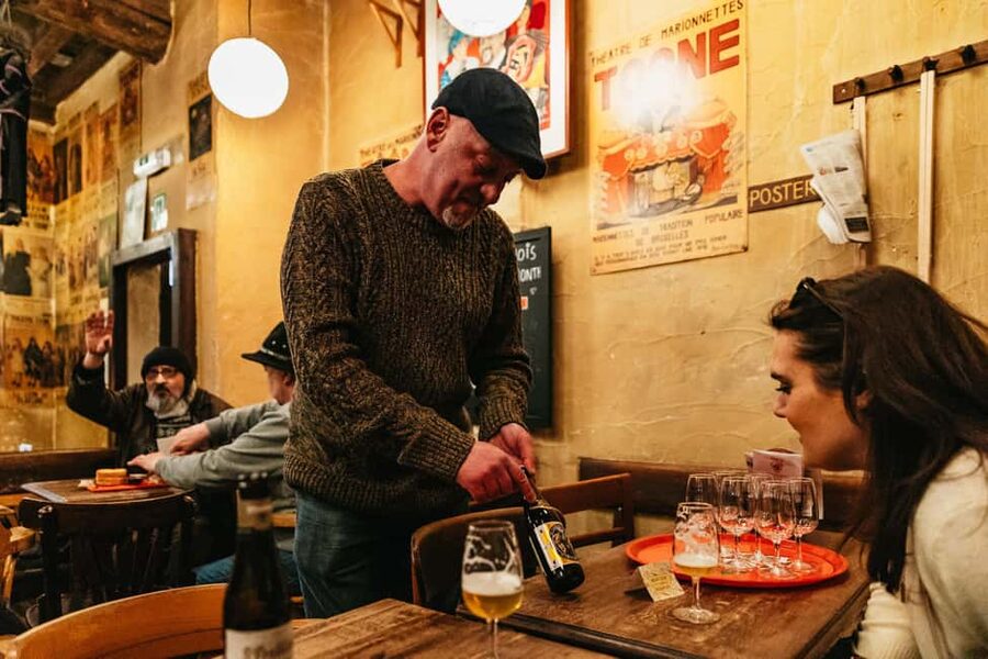 Brussels: Beer Tour with 6 Beers and 3 Chocolate Tastings - Starting at Mary Grand’Place