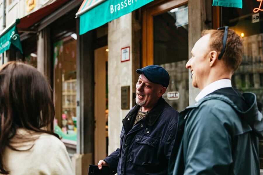 Brussels: Beer Tour with 6 Beers and 3 Chocolate Tastings - Who should book this Brussels beer walk?
