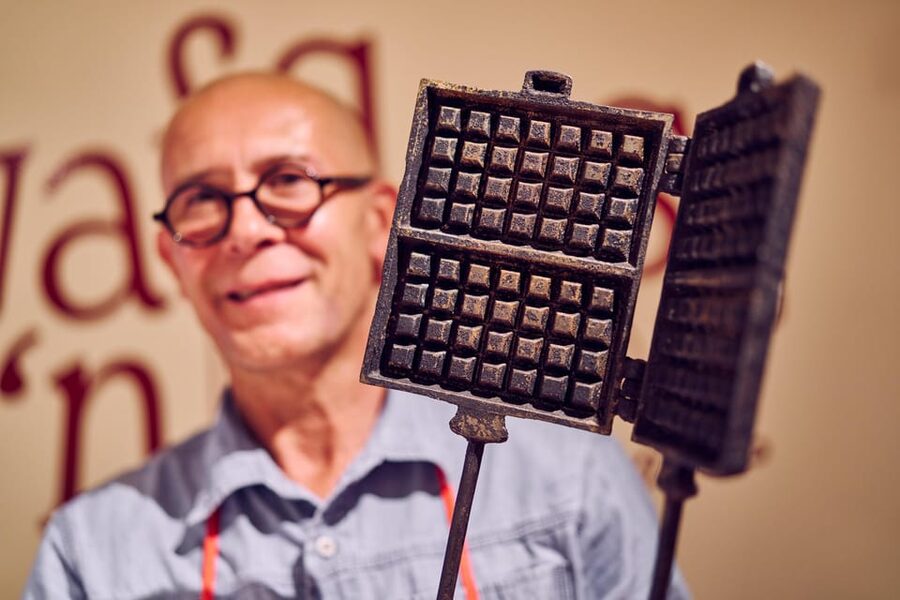 Brussels: Belgian Waffle Making Workshop with Beer Tasting - Timing, Language, and Practical Details
