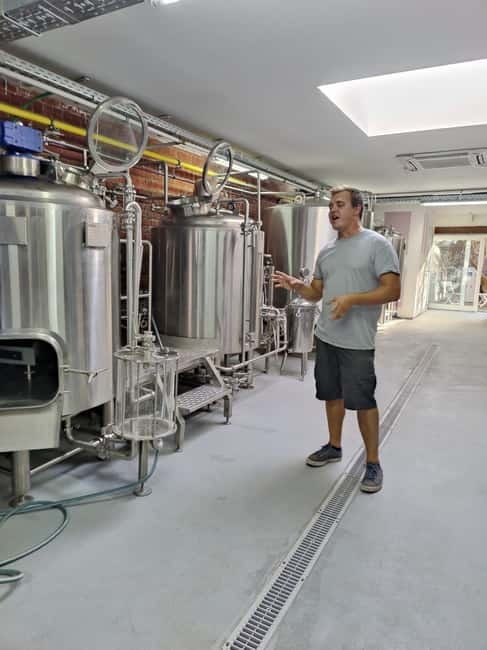 Brussels: micro brewery & distillery tour + beer tasting - Who should book this experience?