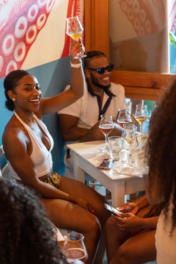 Cartagena: Colombian Craft Beer Tasting - The first pours: learning how to taste Colombian beer