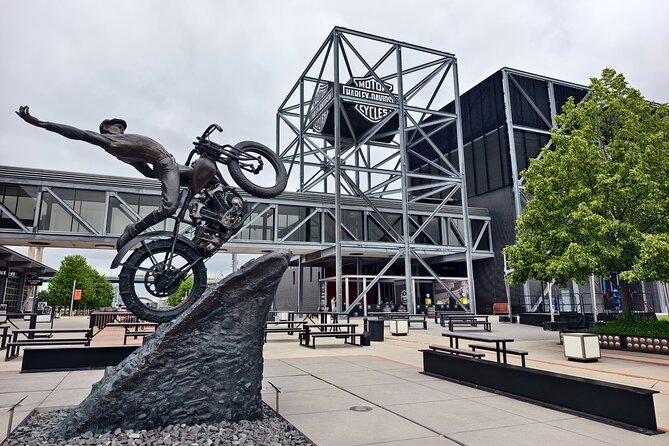 Chicago to Milwaukee Day Trip with Brewery Tour & City Highlights - The Guide and the Small-Group Advantage