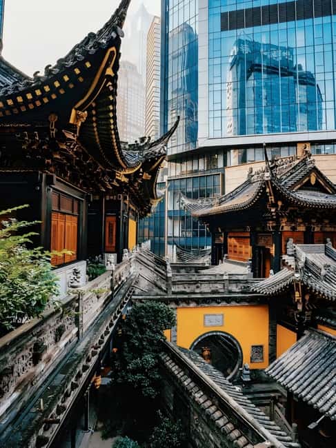 Chongqing deep explore & private car service including meals - Lunch brings Chongqing to the table