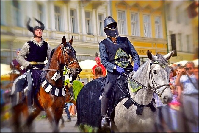 City tour and craft beers and cheeses at the local market - Danish King’s Garden connects Tallinn to a national symbol