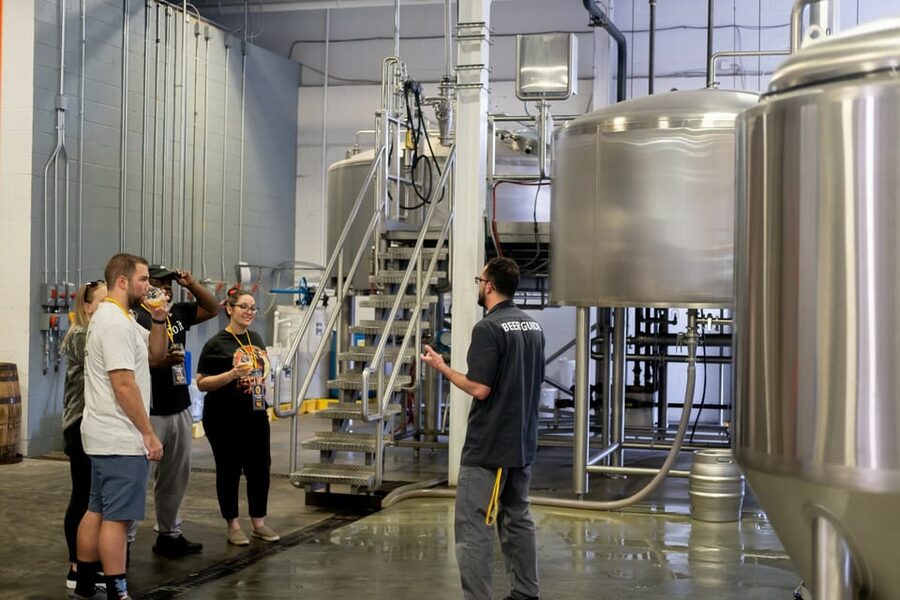 Cleveland: Guided Craft Brewery Tours with a Snack - Twelve beer styles, with a snack in the middle