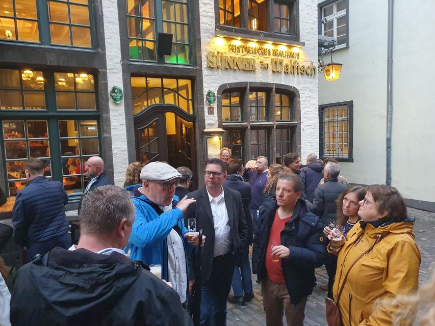Cologne: 3 Old Town Breweries Guided Walking Tour - The 40-minute Old Town story