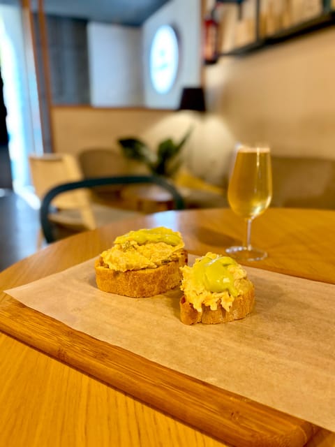 Craft Beer Tasting and tapas in Valencia - Four seasonal beers, not four random pours