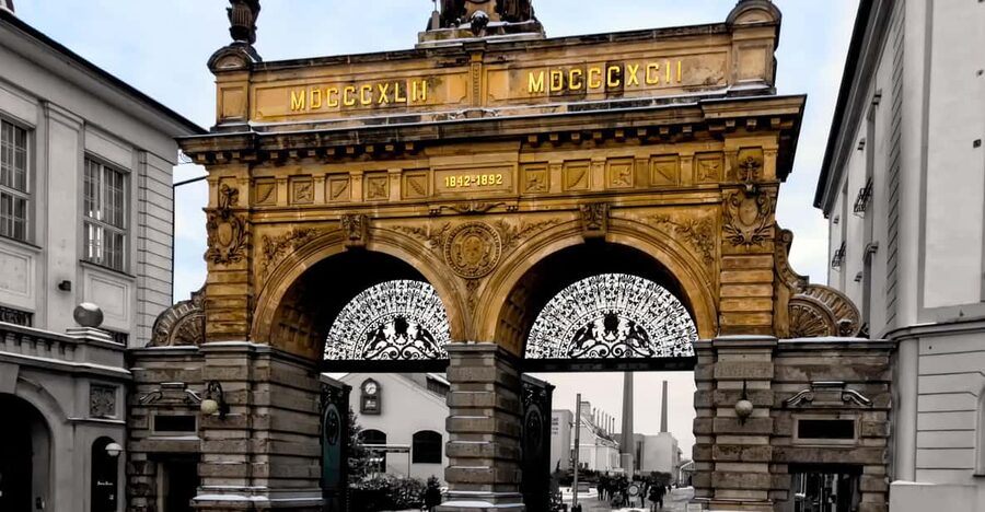Day trip to Pilsner Urquell brewery and Bohemian glassworks - Why this Prague day trip makes sense