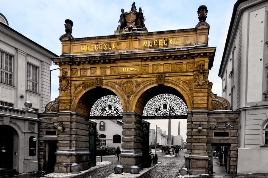Day trip to Pilsner Urquell brewery and Bohemian glassworks - A first look at Plzeň’s old center