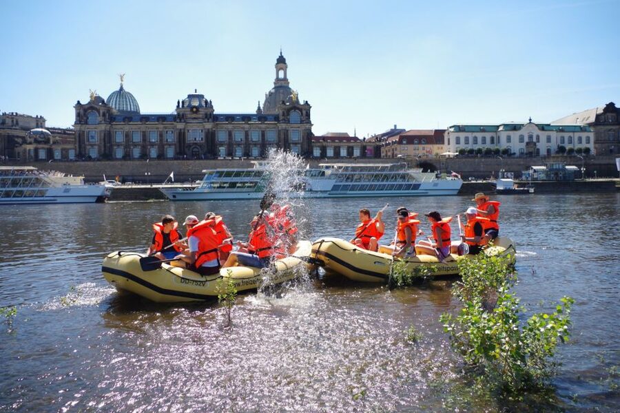 Dresden: Private Inflatable Boat Tour with Beer Garden Stop - Passing Dresden’s Elbe castles