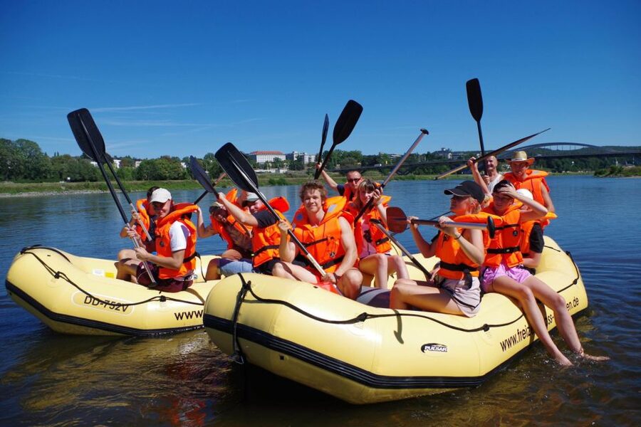 Dresden: Private Inflatable Boat Tour with Beer Garden Stop - Paddling toward Altübigau