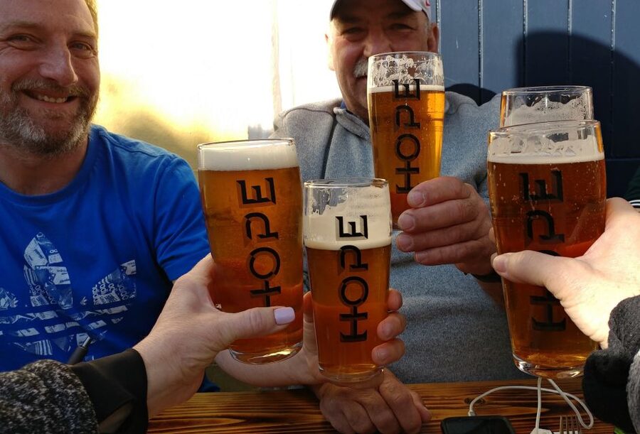 Dublin: Howth Coastal Craft Beer and Seafood Tour - The first pours: local beer with a guide who adds personality