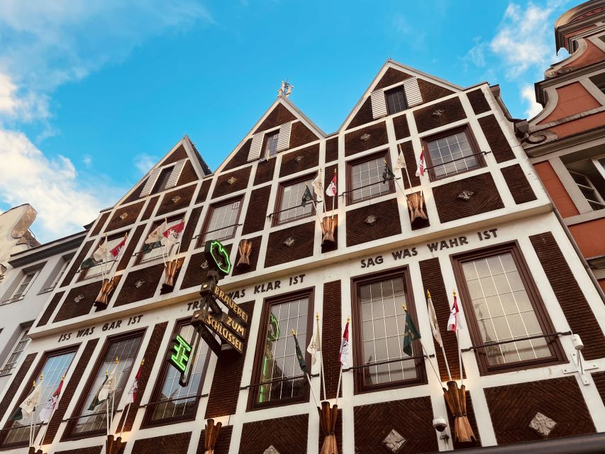 Düsseldorf: Altbier-Safari Beer Walking Tour - Starting at Burgplatz in Düsseldorf’s old town
