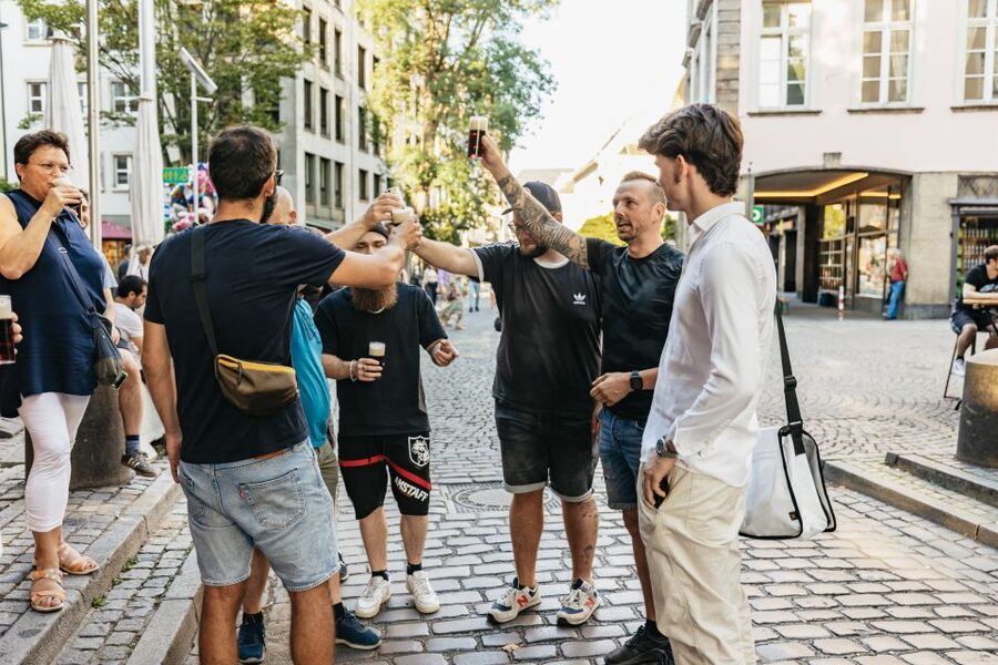 Düsseldorf: Altbier-Safari Beer Walking Tour - The local customs you will learn along the way