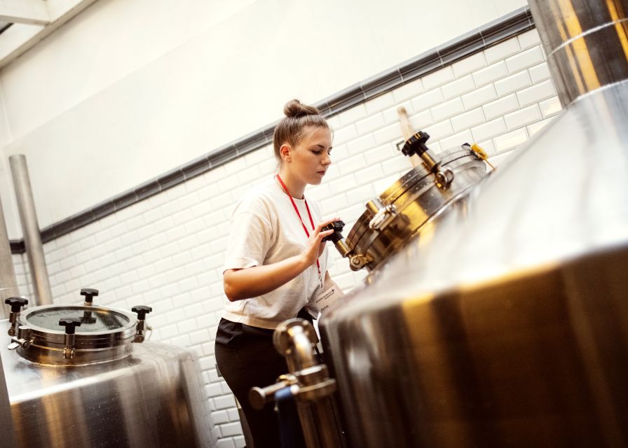 Düsseldorf: Brewery Tour with Alt Beer Tastings - Uerige and the changing route