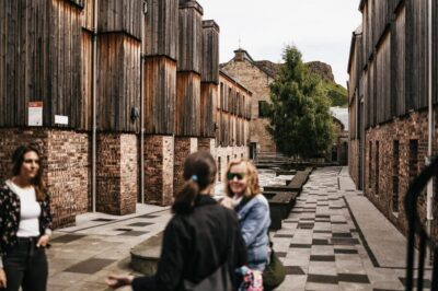 Pubs and History Guided Walking Tour with Beer