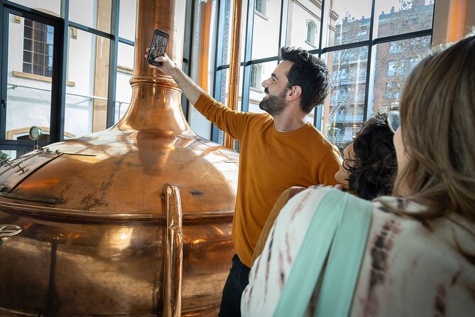 Estrella Damm Old Brewery Barcelona Guided Tour with Beer Tasting - What the 90-minute timing means