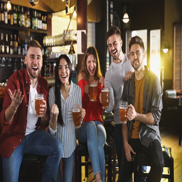 Frankfurt: Private German Beer Tasting Tour in Old Town - Moving through two or three beer venues