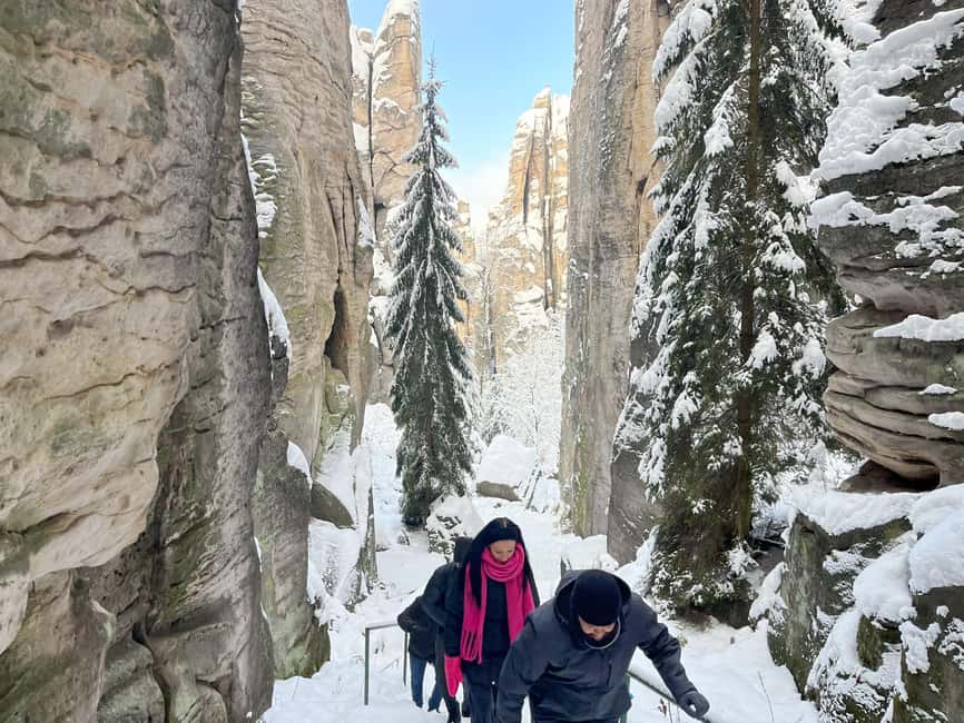 From Prague: Hike, Castle and Brewery in Bohemian Paradise - A medieval castle lunch with a practical catch