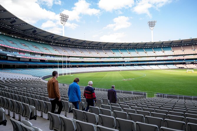 Full-Day Sports and Beer Tour of Melbourne with Lunch - Marvel Stadium and the Docklands Precinct