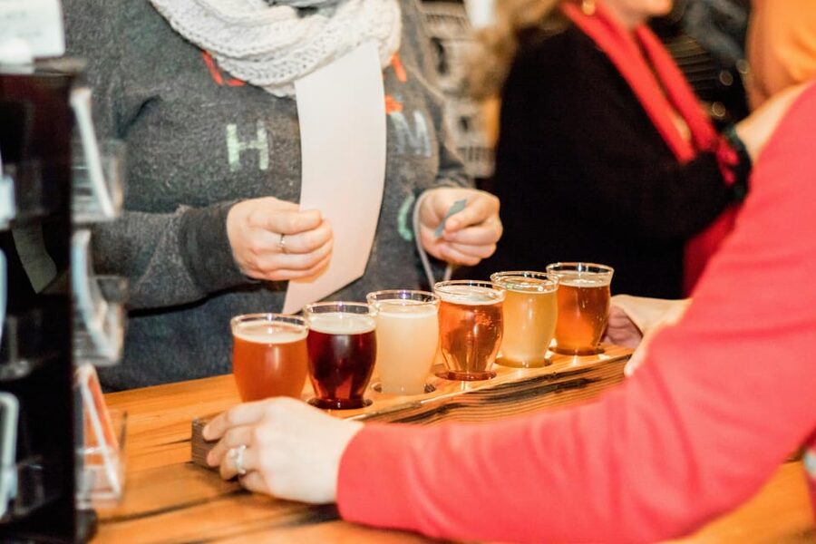 Gdańsk: Polish Craft Beer Tasting (6 Samples, 1.5 Hours) - The Gdańsk bar setting