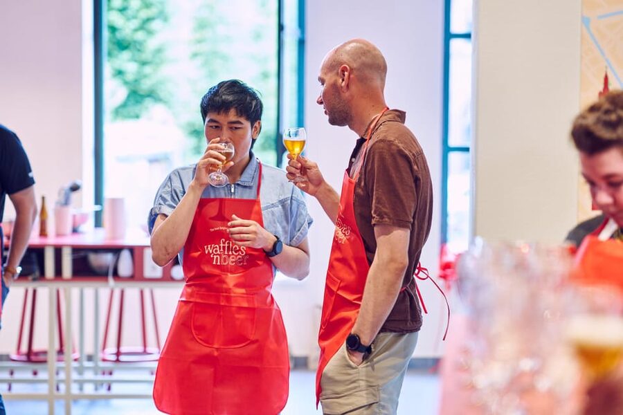 Ghent: Belgian Waffle-Making Workshop with Beer Tasting - Meeting point and practical access