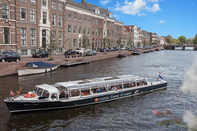 Haarlem: 90-minute Beer Tasting Cruise - A canal ride with an important description to clarify