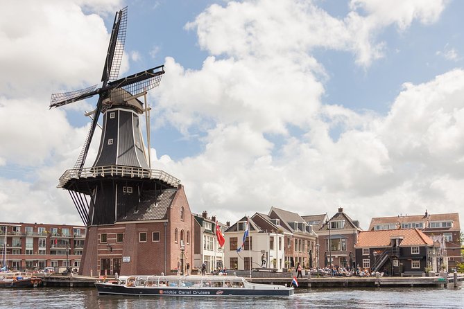 Haarlem: 90-minute Beer Tasting Cruise - What you see from the canal and the Spaarne River