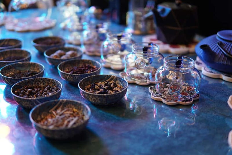 Istanbul: World Teas & Turkish Tea Brewing, Tasting Workshop - The instructors make the session personal